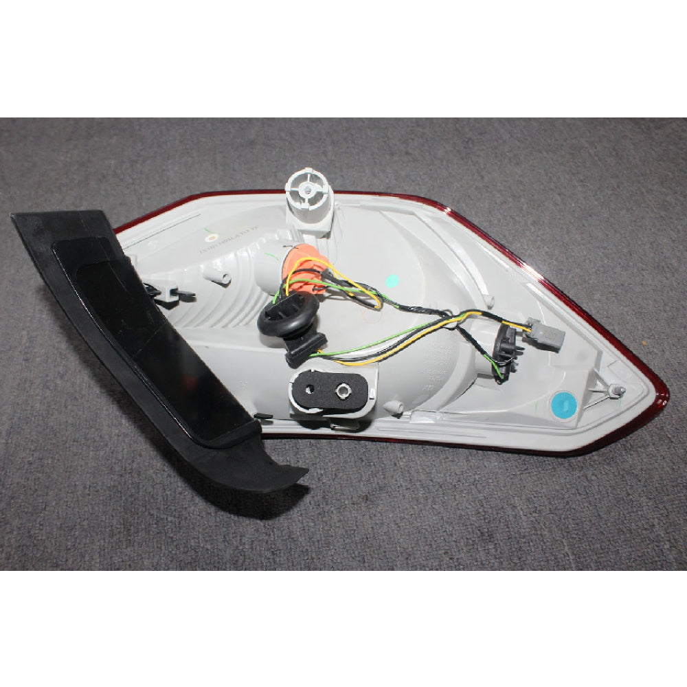 JX7B13404LE Tail light outside R For Ford Focus two boxes 19