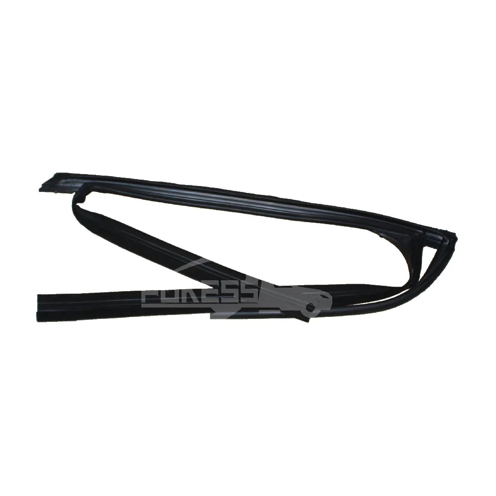 4M51A25825AL 4M51A25825AR 4M51A25825AP 1364037 1468395 1523680 1581056 1677486 Rear Door Window Mud Chute Left For Ford Fo-cus