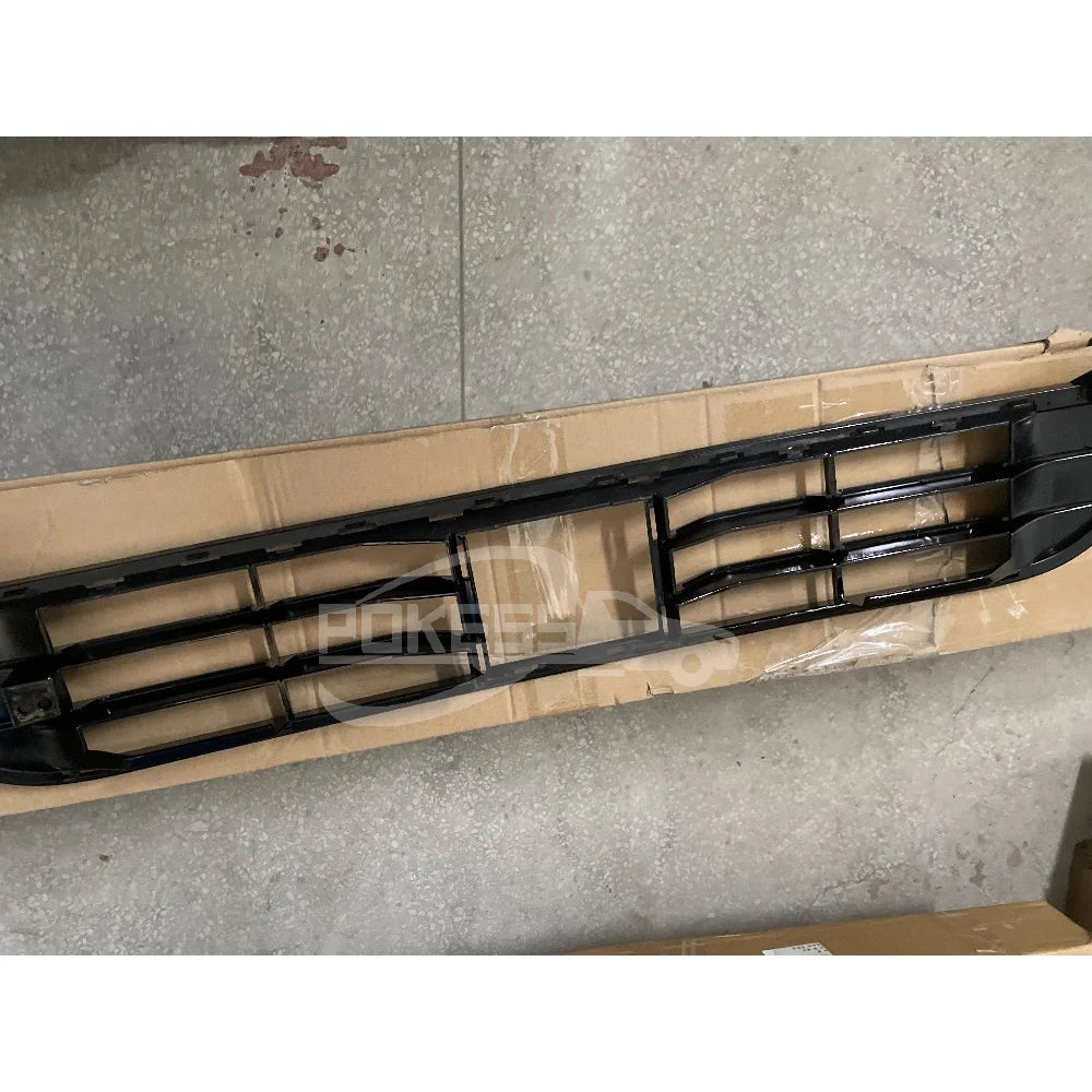 Car Front Bumper LJ7Z17K945AB LJ7B17K945AD59B8 LJ7Z17K945AA Front Bumper Middle Lower Grolle W/O Fog Lamp Hole for lincoln CTG