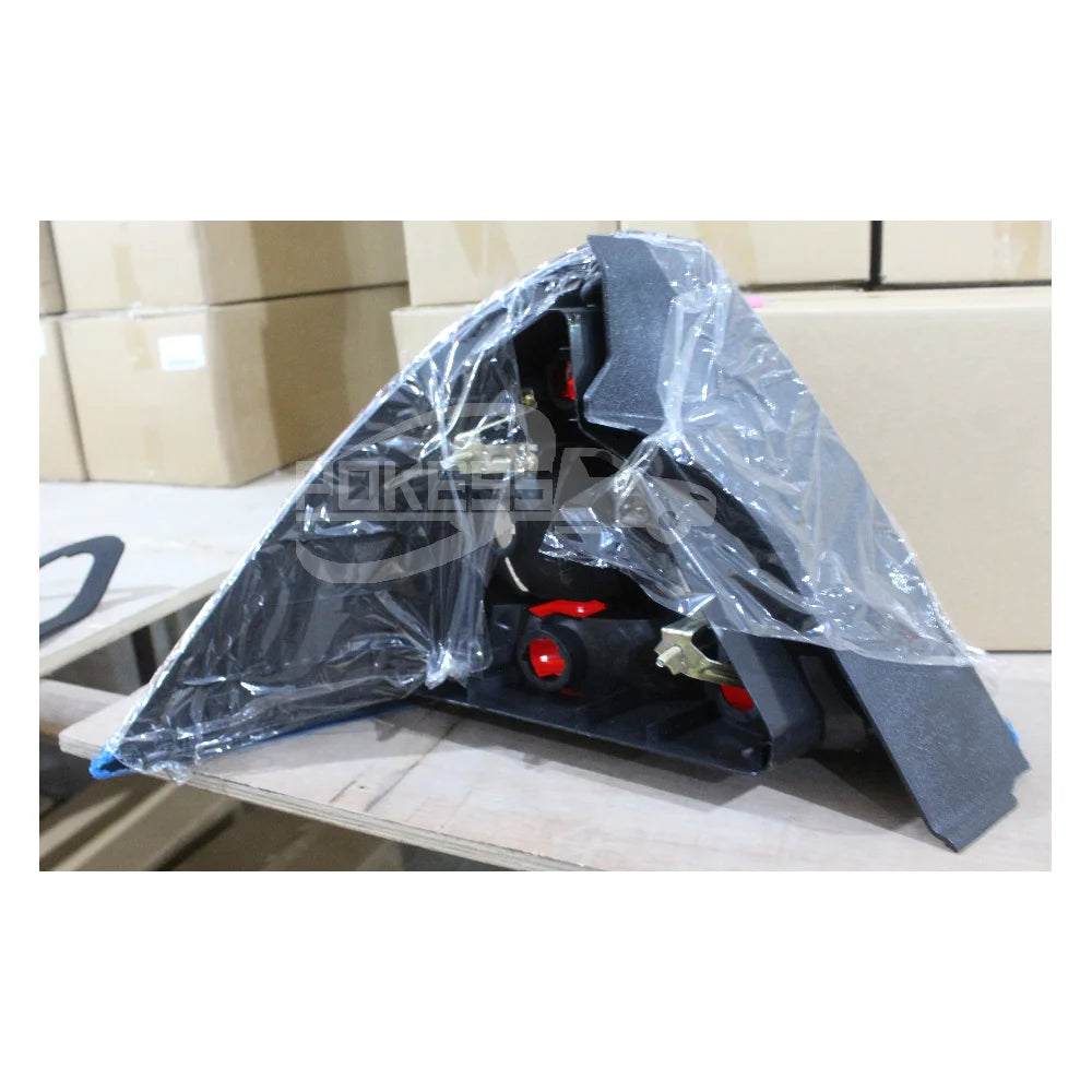 4S7113404AA 4S7113404AB 131-1901R-U Tail Light Outer Right For Ford Mondeo 04