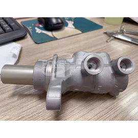 BV612140HA 1861203 EV612140HB EV6Z2140B Brake Master Cylinder for Ford Focus 12/15 MT