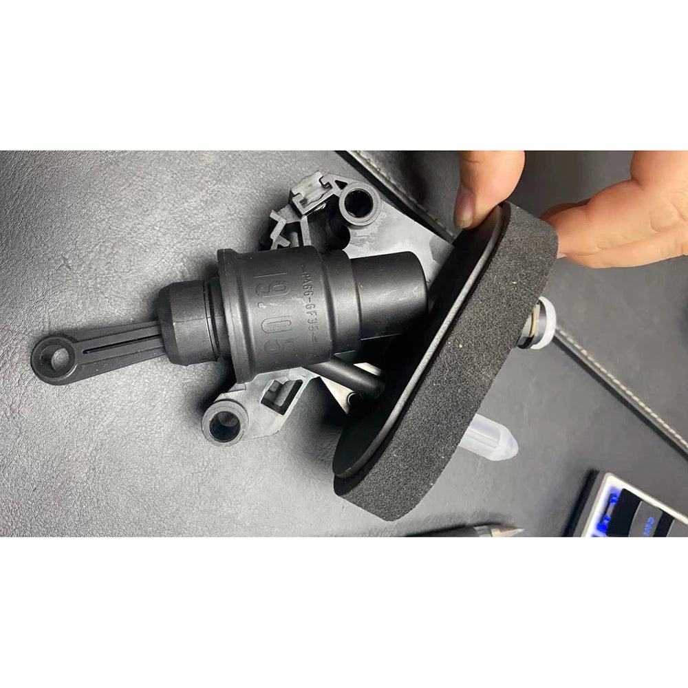 Original Genuine Ford Clutch Master Cylinders D65141990A 1148503 Ford Fiesta 09 Clutch Master Cylinder and Slave Kit