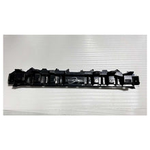 Load image into Gallery viewer, L2CZ7820879AA LC5BS20849AAW Upper Center Rear Bumper Bracket for  Lincoln  Aviator 20