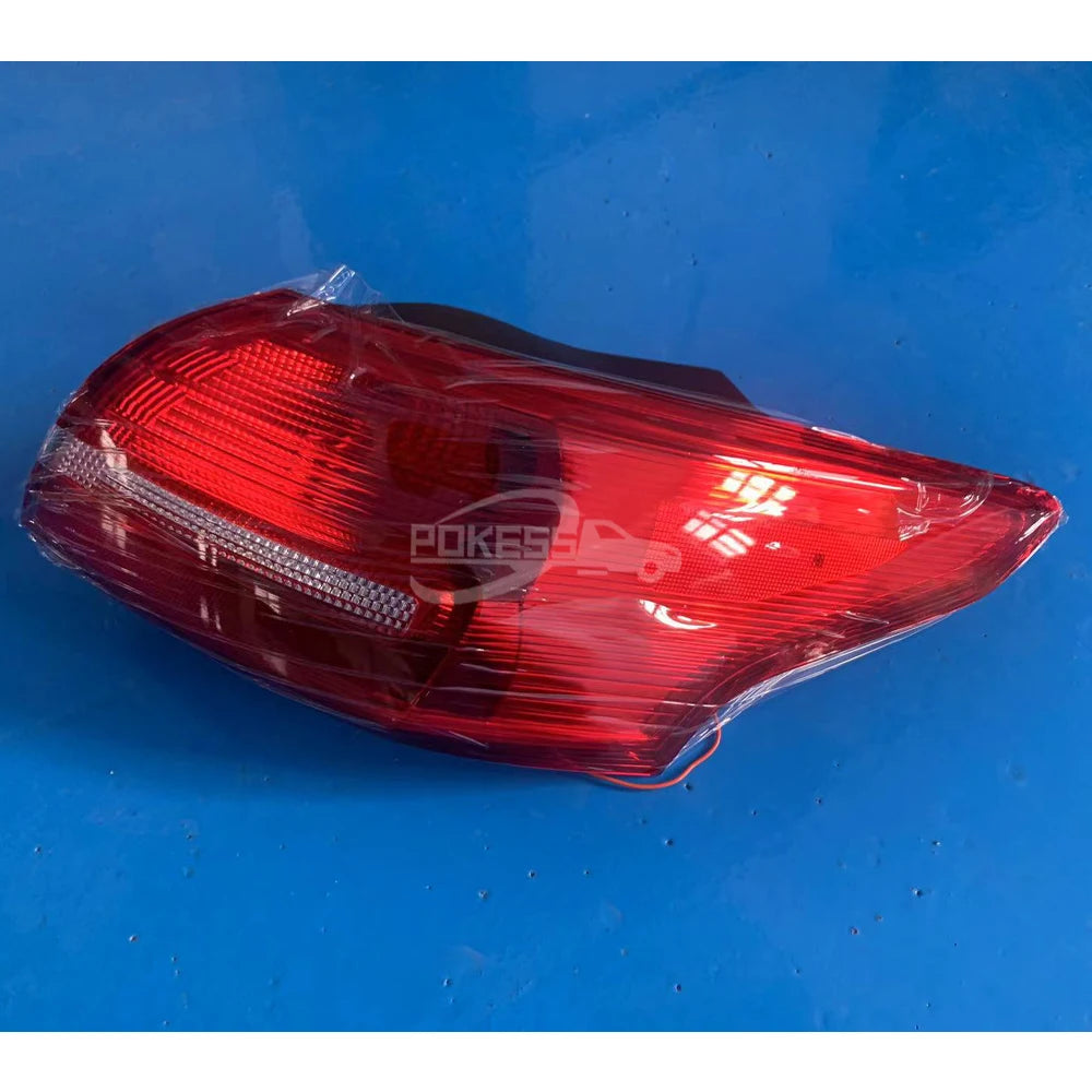 POKESS Back Light F1EB13404DB 2033085 Outer Right Tail Light for Ford Focus 2015 ST