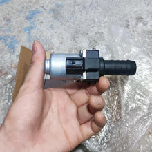 Load image into Gallery viewer, Car Parts Engine Coolant Heater Control Solenoid Water Valve FL3Z18495A FL3418C310AB Heater Control Valve for Ford Raptor F150
