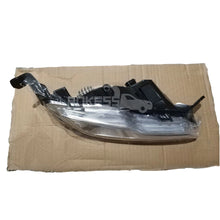 Load image into Gallery viewer, Car Fog Lamps HS7315A254DB HS7315A254DA High Level Fog Light for Ford Mondeo 13-17 Explorer 18 Right Rear Fog Lamp