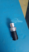 Load image into Gallery viewer, factory outlet high quality Pressure switch air conditioning pipe OEM 6F9319D594AA  for mondeo focus