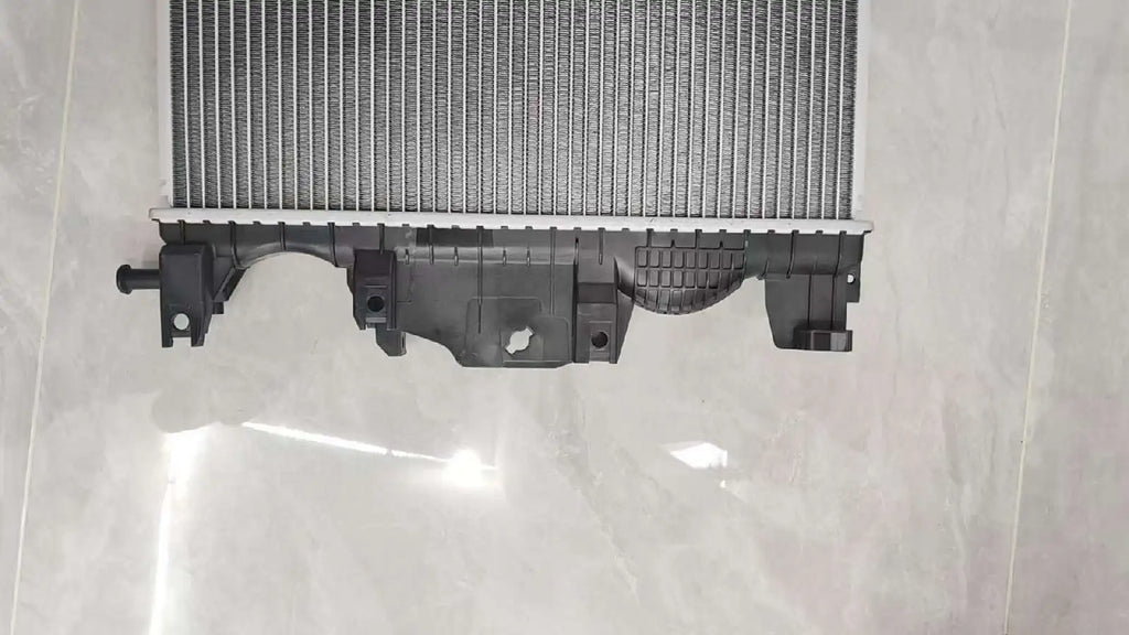 DG938005EA Radiator 26MM Core for Ford Mondeo MK5 S-MAX Galaxy Lincoln MKZ 1.5T 2.0L