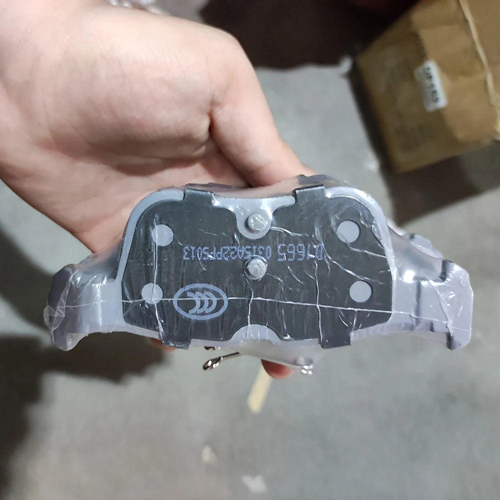 Auto Brake Pad Kit DG9C2M007AB DG9C2M007AA DG9C2M007CB Ford Mondeo Rear Brake Pads For Ford Mondeo 13- Edge 15 Taurus Kuga 13 16