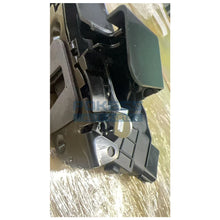 Load image into Gallery viewer, 3M5AR21812AK 3M5AR21812AM 3M5AR21812AJ 3M5AR21812AL 3M5AR21812WB  Right Front Door Lock Actuator 6 Pin for Ford Focus 1.8