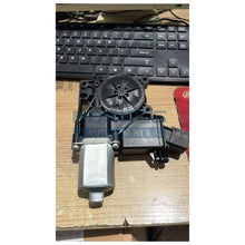 Load image into Gallery viewer, EB5Z7823394A DB5Z7823394A EB5314A365AF BB5Z7823394A  Front Right Window Regulator Motor 7 Pin for Ford Explorer  2011-2014