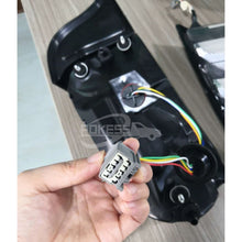Load image into Gallery viewer, FR3Z13404F FR3Z13404D FR3Z13404A K30-1964R-AC FR3B13B504AN FR3B13B504AM Rear Tail Light Auto light for Ford Mustang 2015-2017