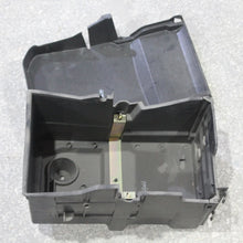 Load image into Gallery viewer, Car Battery Covers 7M5110A659AB LQ-FKS-127 Plastic Car Battery Cover &amp; Battery Housing for Ford Focus 09