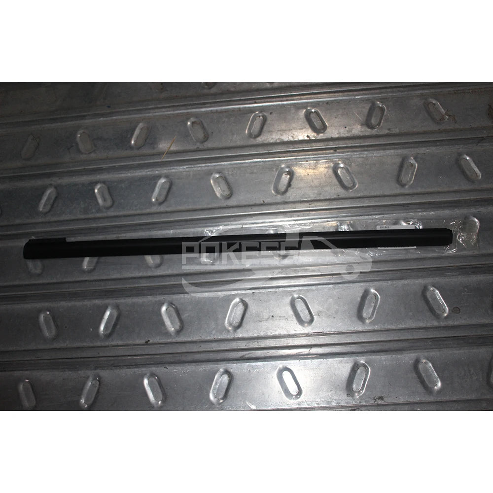 4M51A25605 4M51A25604 4M51A20562 4M51A20563 Rear Door Glass Pressure Seal Rubber Strip for Ford Focus