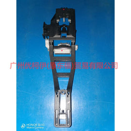 3M51R224A37AE Outer handle bracket front R For Ford Focus BF 05-06