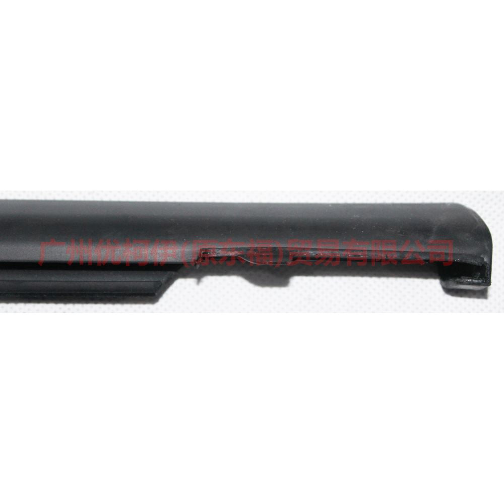 4M51A20562AF Front door glass bead - outside R For Ford Focus BF 05-06