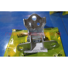 Load image into Gallery viewer, DK5173240A Rear door hinge lower L For Ford Fiesta CJ 09-12