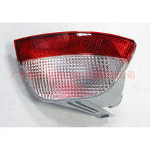 Load image into Gallery viewer, 5M5115500AA Rear fog lights R hatchback red/white For Ford Focus BF 05-06