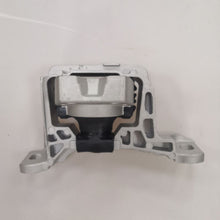 Load image into Gallery viewer, Engine Mounting For Ford FOCUS MK2 MK3 1.8L 2.0 C-MAX 1224042 AV616F012AB 3M51-6F012-AH CV6Z6038A AV6Z6038A 3M516F012AJ 31375739