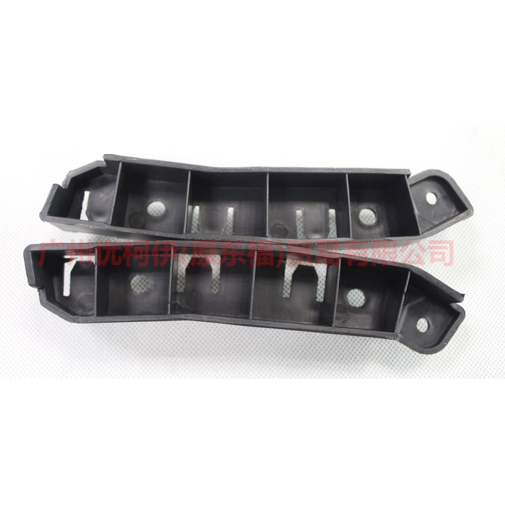 BM5117D958AE Front bumper bracket small R For Ford Focus D2 12-14