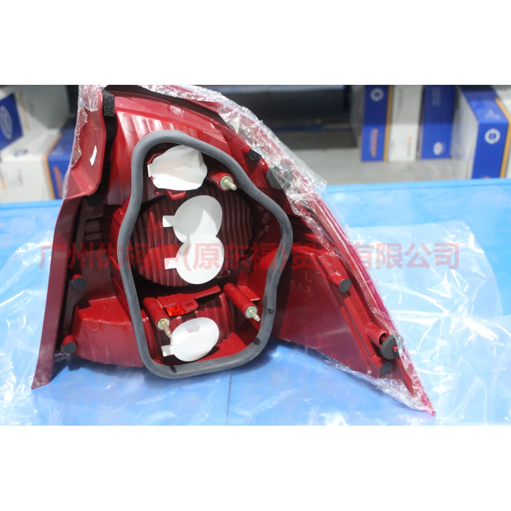 5M5113A603AA Tail light outside L For Ford Focus BF 05-06