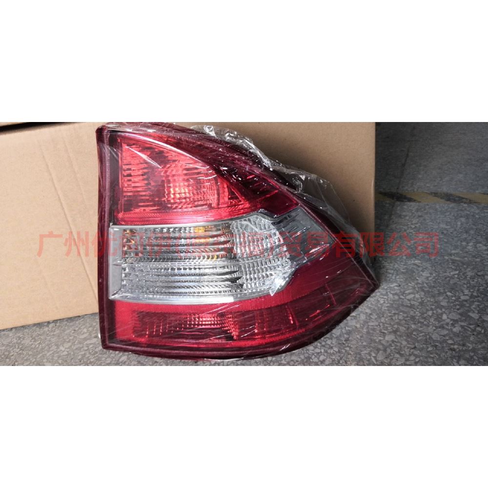 8M5913404BB Tail light outside R For Ford Focus BF 07-09