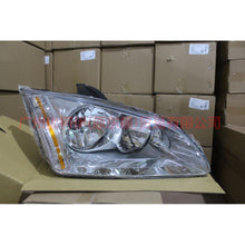 Load image into Gallery viewer, 5M5113W029CF Headlight R White A For Ford Focus BF 05-06