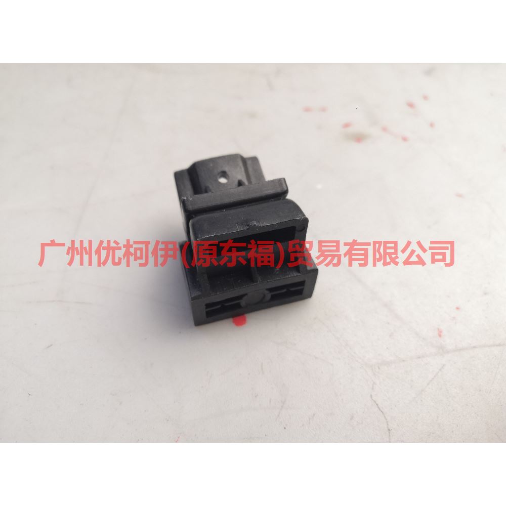 8S7916460AB Body under skirt clip For Ford wins DF 07-10