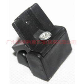 8S7G16460BA Body under skirt clip For Ford wins DF 07-10