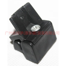 Load image into Gallery viewer, 8S7G16460BA Body under skirt clip For Ford wins DF 07-10